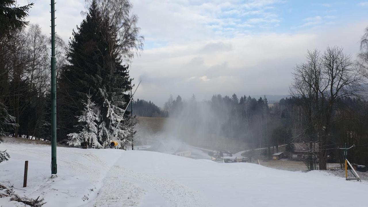 Srub Na Svahu Sjezdovky V Radvanicich Villa Radvanice  Eksteriør bilde