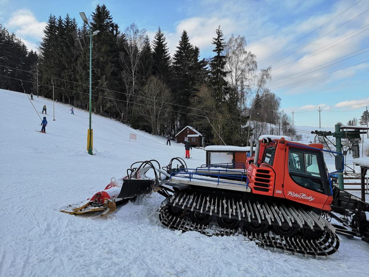 Srub Na Svahu Sjezdovky V Radvanicich Villa Radvanice  Eksteriør bilde